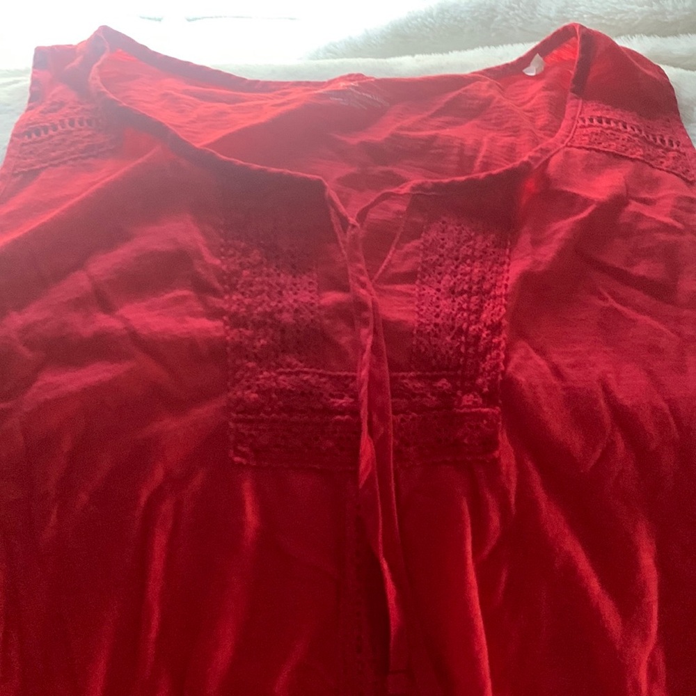Women’s sleeve less shirt. Perfect summer wear.
